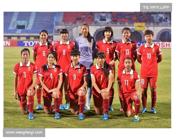 中国女足与美国女足展开激烈友谊赛 展现世界顶级女足水平与竞技风采